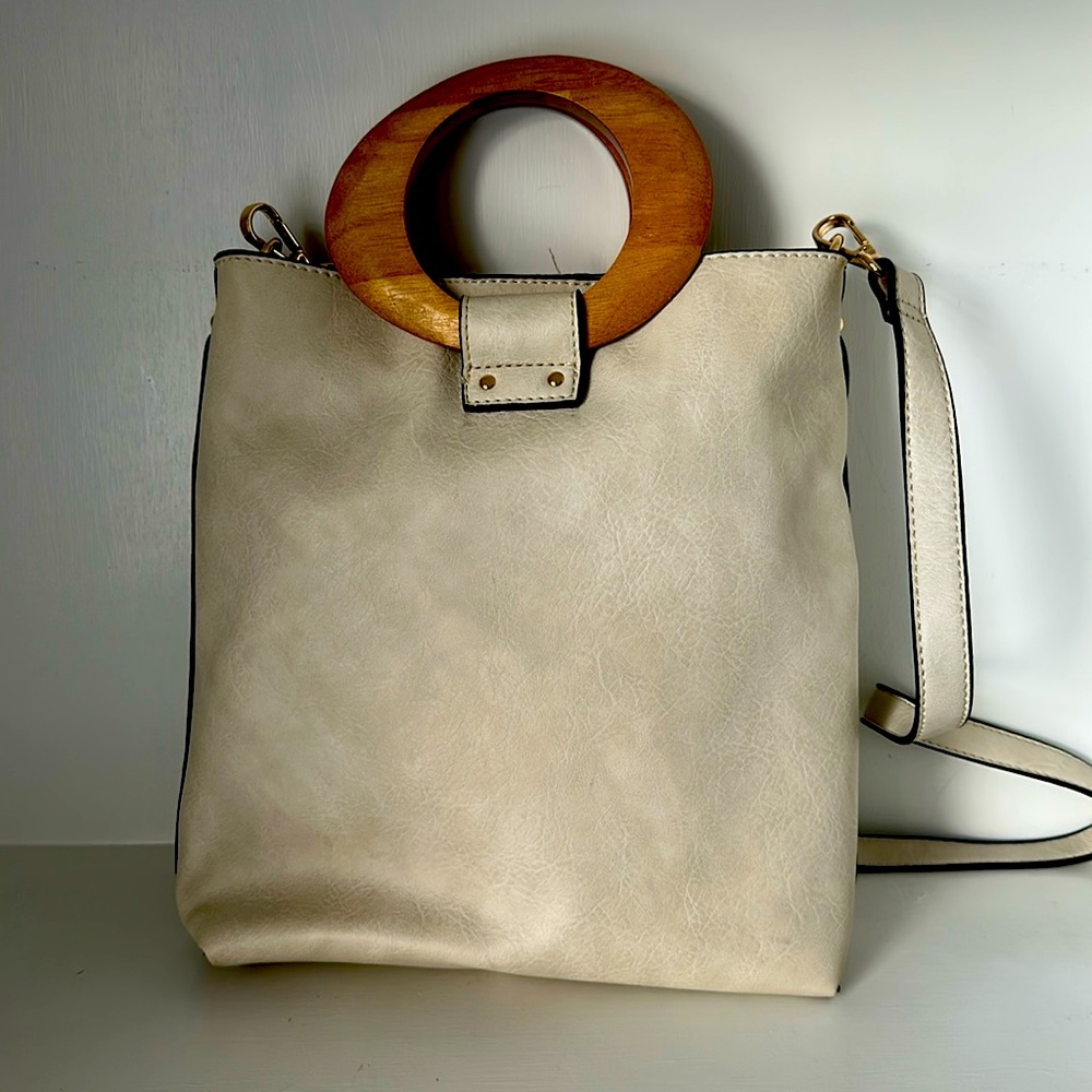 Francesca’s Wood Ring Handle Purse